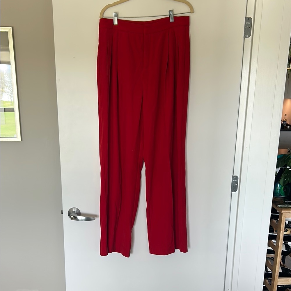 Commence Red Middle Waist Pleated Tapered Pants